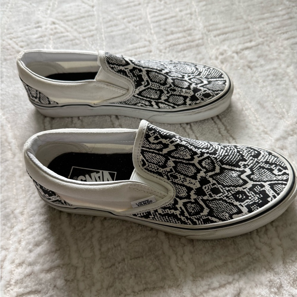 Vans Slip-On Sneakers Black and White Snakeskin Print - Picture 3 of 4